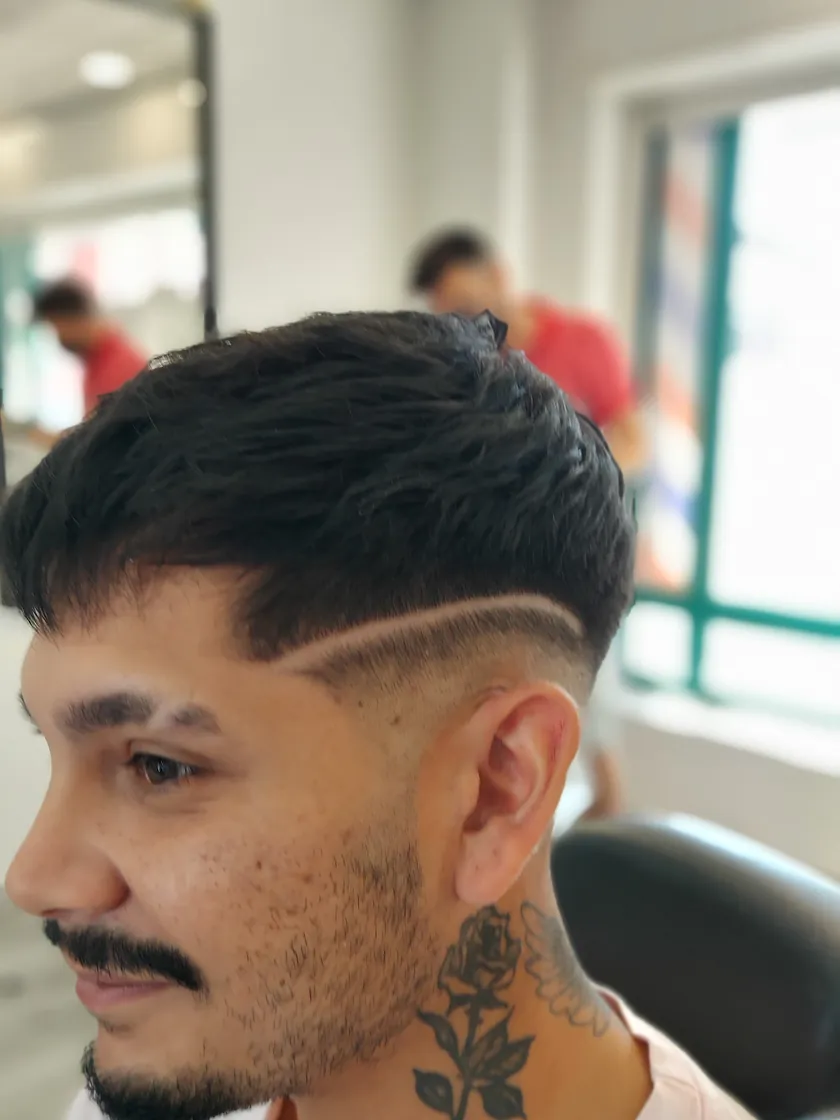 Corte com risco e degradé